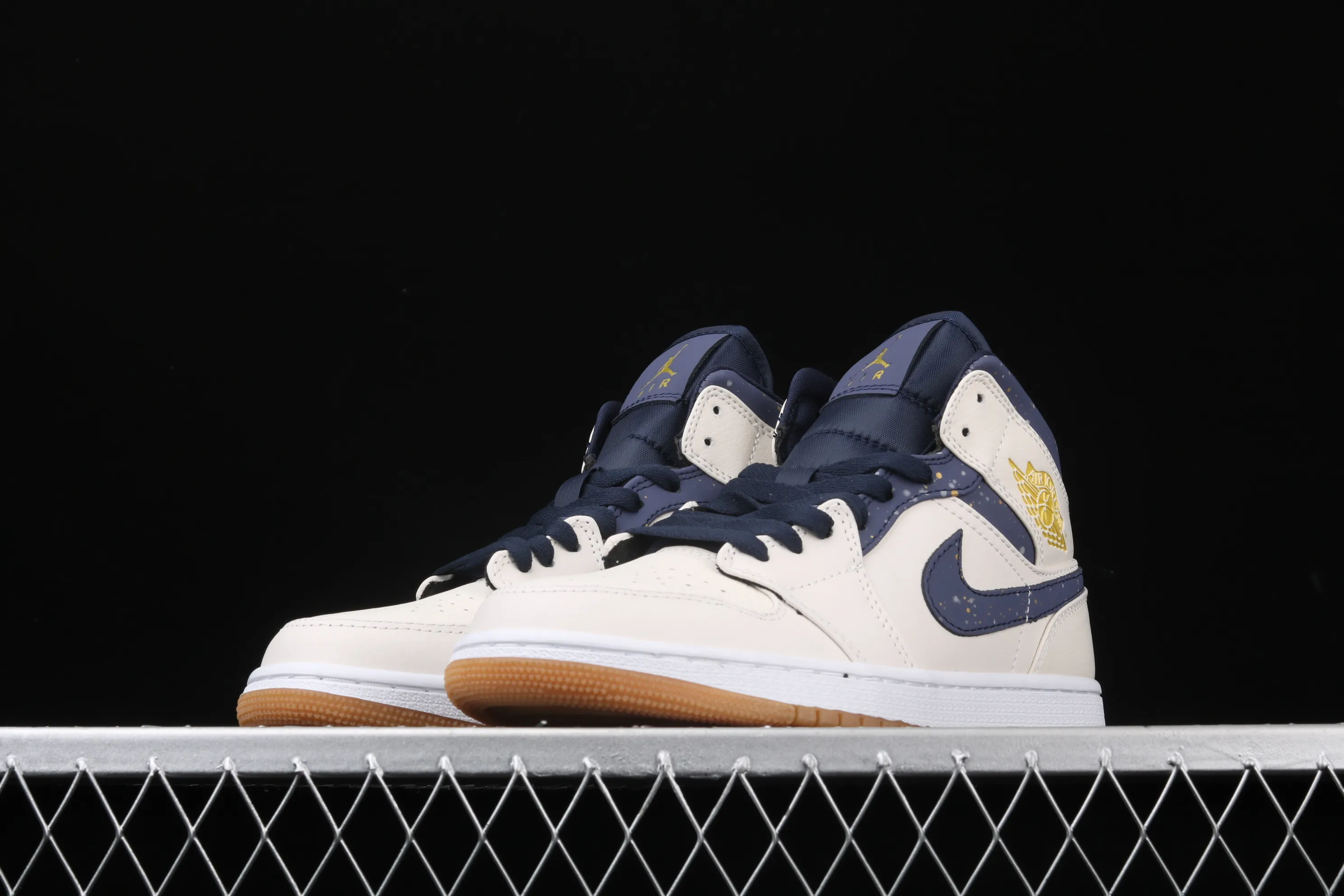 All categories Air Jordan Jordan series basketball shoes Air Jordan 1 Mid Air Jordan 1 Mid AJ1 Joe 1 mid-top raw rubber beige basketball shoes AH6342-104